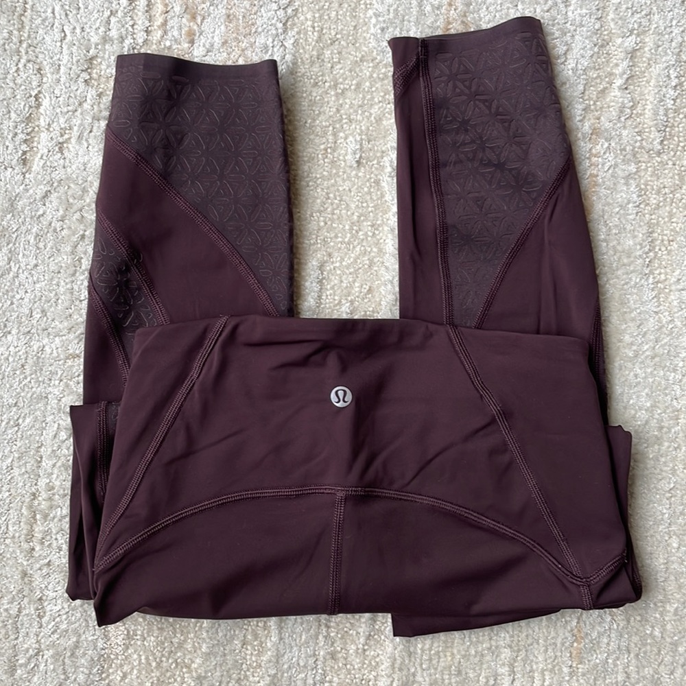 Lululemon Size 4 Mesh Leggings